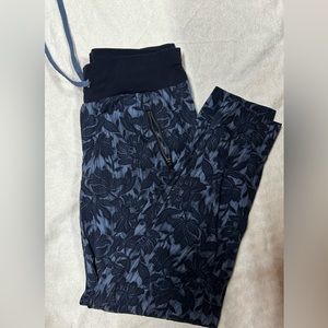 Athleta Trekkie North Jogger sz 8